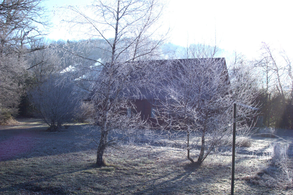 photo paysage d'hiver avec maison